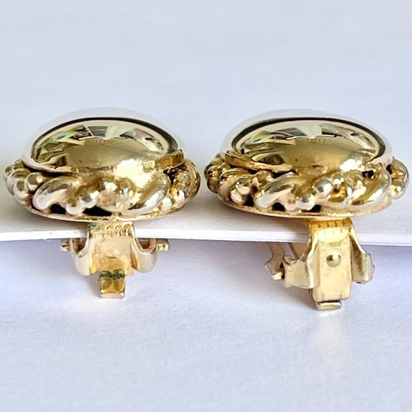 Vintage Oval Victorian Clip On Earrings Gold Plated 70's Smooth Finish Estate - Picture 5 of 13